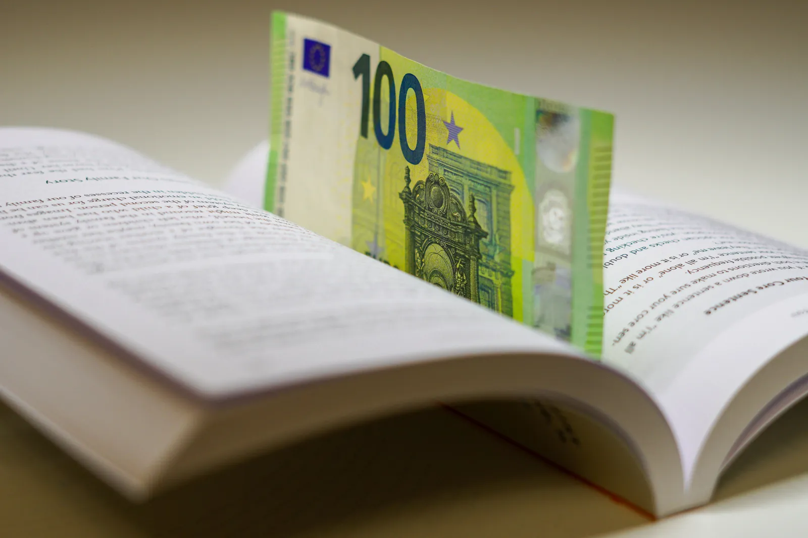 Cât costă un curs de engleză pentru adulți și cum compari ofertele?